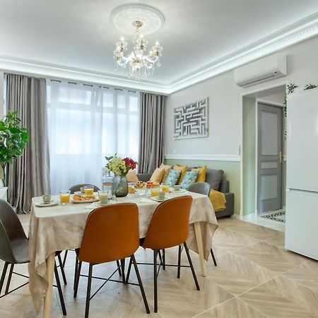 Charming Apart New 2 Bedrooms With Aircon Париж Екстериор снимка