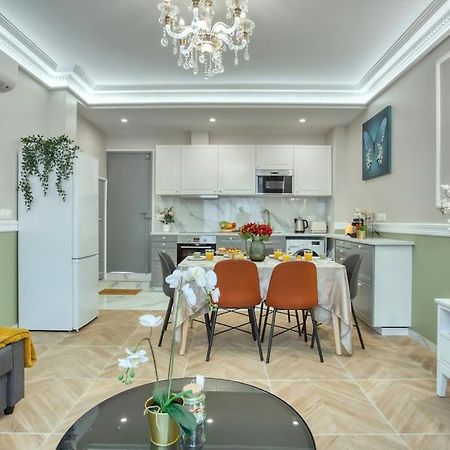 Charming Apart New 2 Bedrooms With Aircon Париж Екстериор снимка