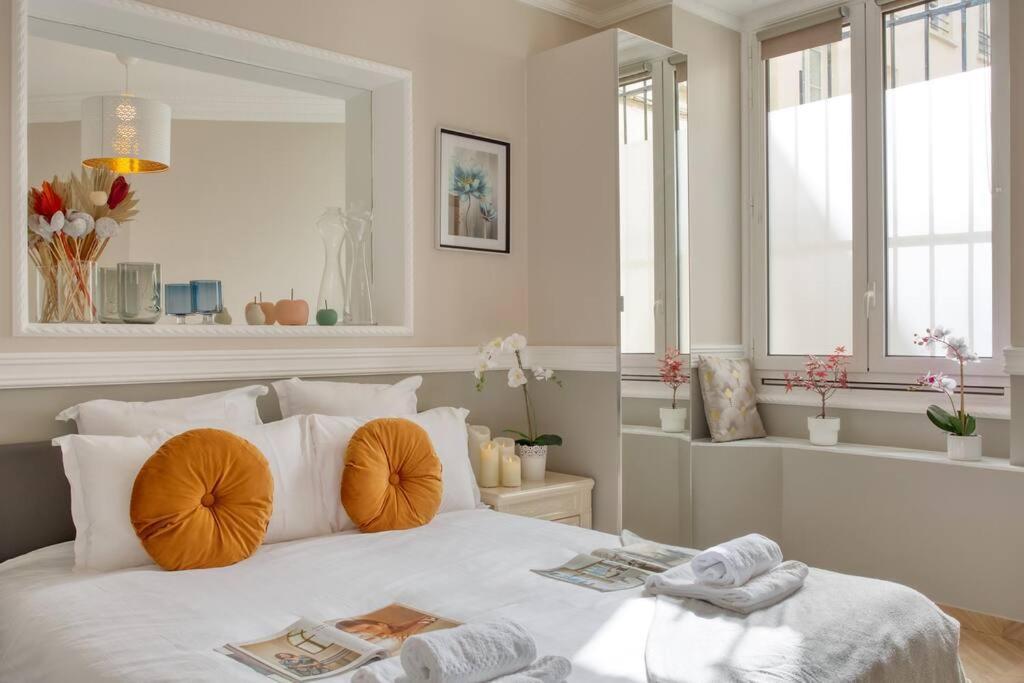 Charming Apart New 2 Bedrooms With Aircon Париж Екстериор снимка
