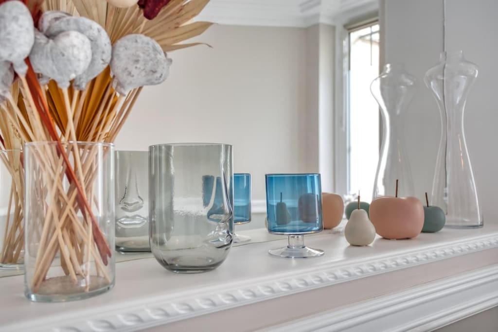 Charming Apart New 2 Bedrooms With Aircon Париж Екстериор снимка