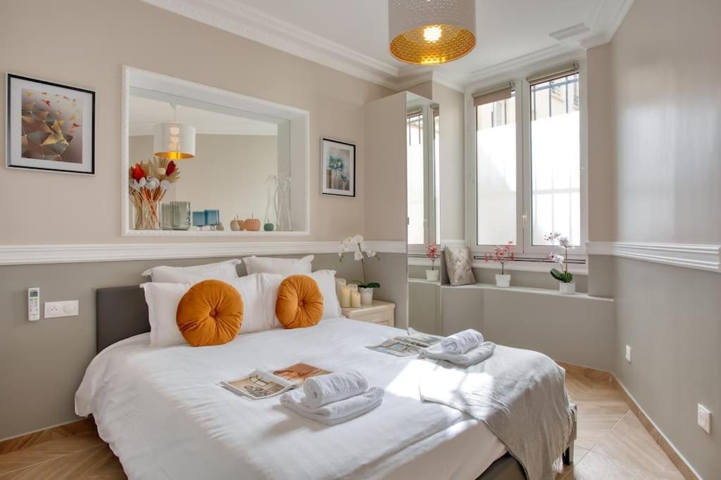 Charming Apart New 2 Bedrooms With Aircon Париж Екстериор снимка